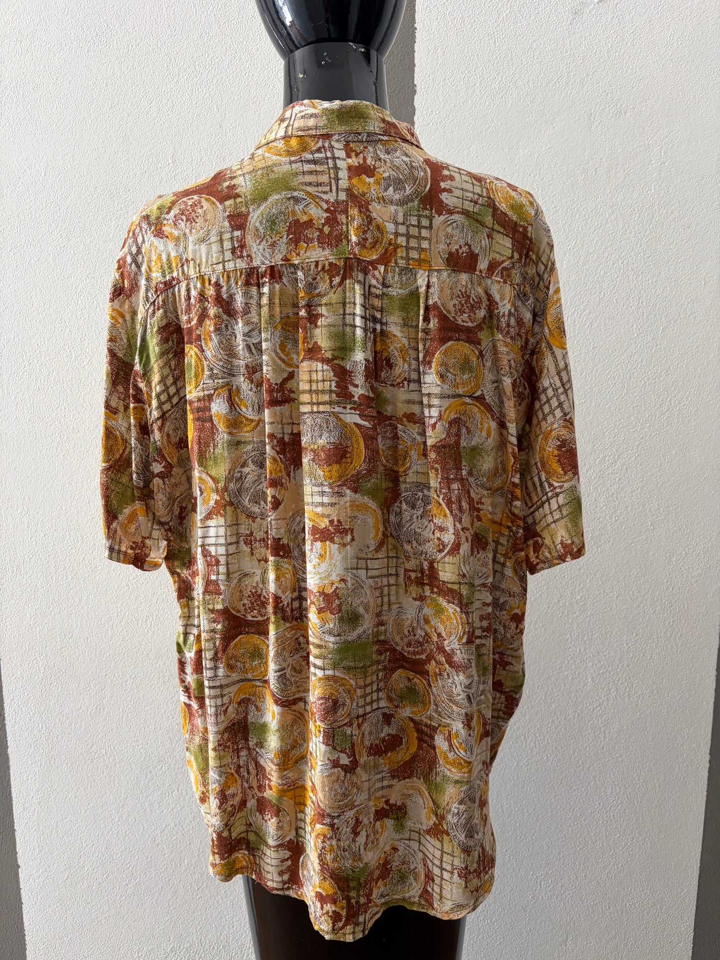 Camicia vintage astratta