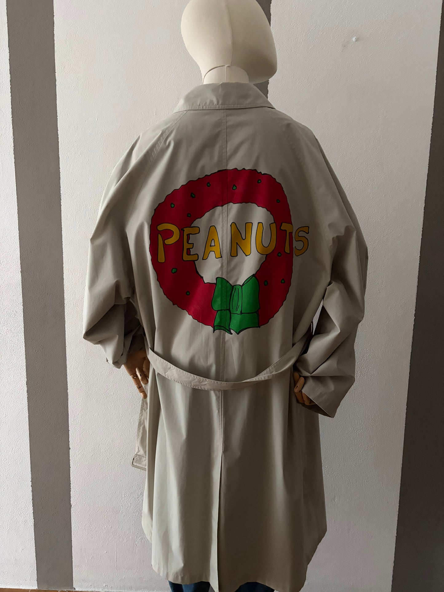 Trench custom with Peanuts