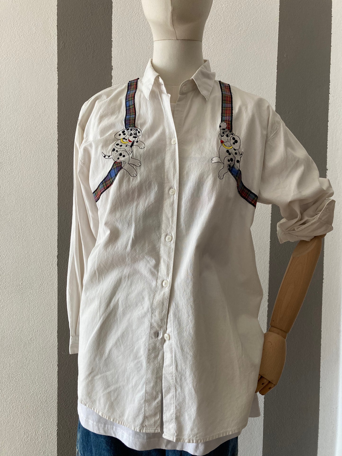CAMICIA VINTAGE CON RICAMI CARTOON