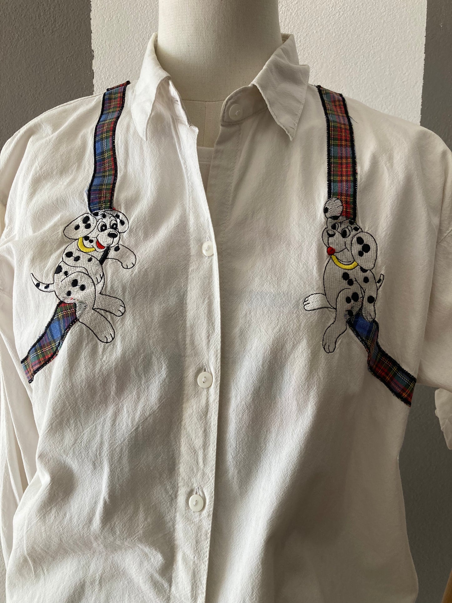 CAMICIA VINTAGE CON RICAMI CARTOON
