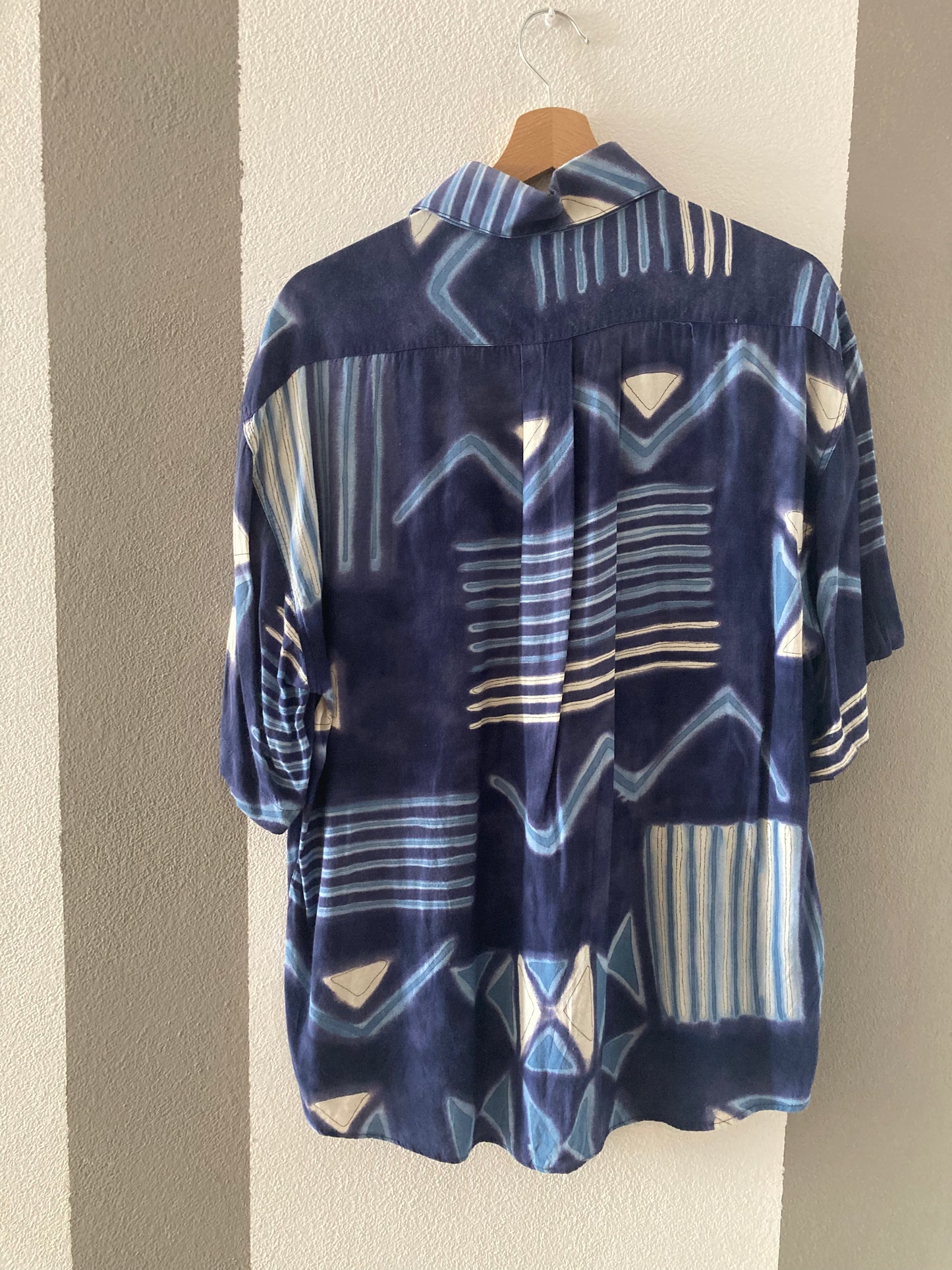 CAMICIA VINTAGE ASTRATTA FONDO BLU