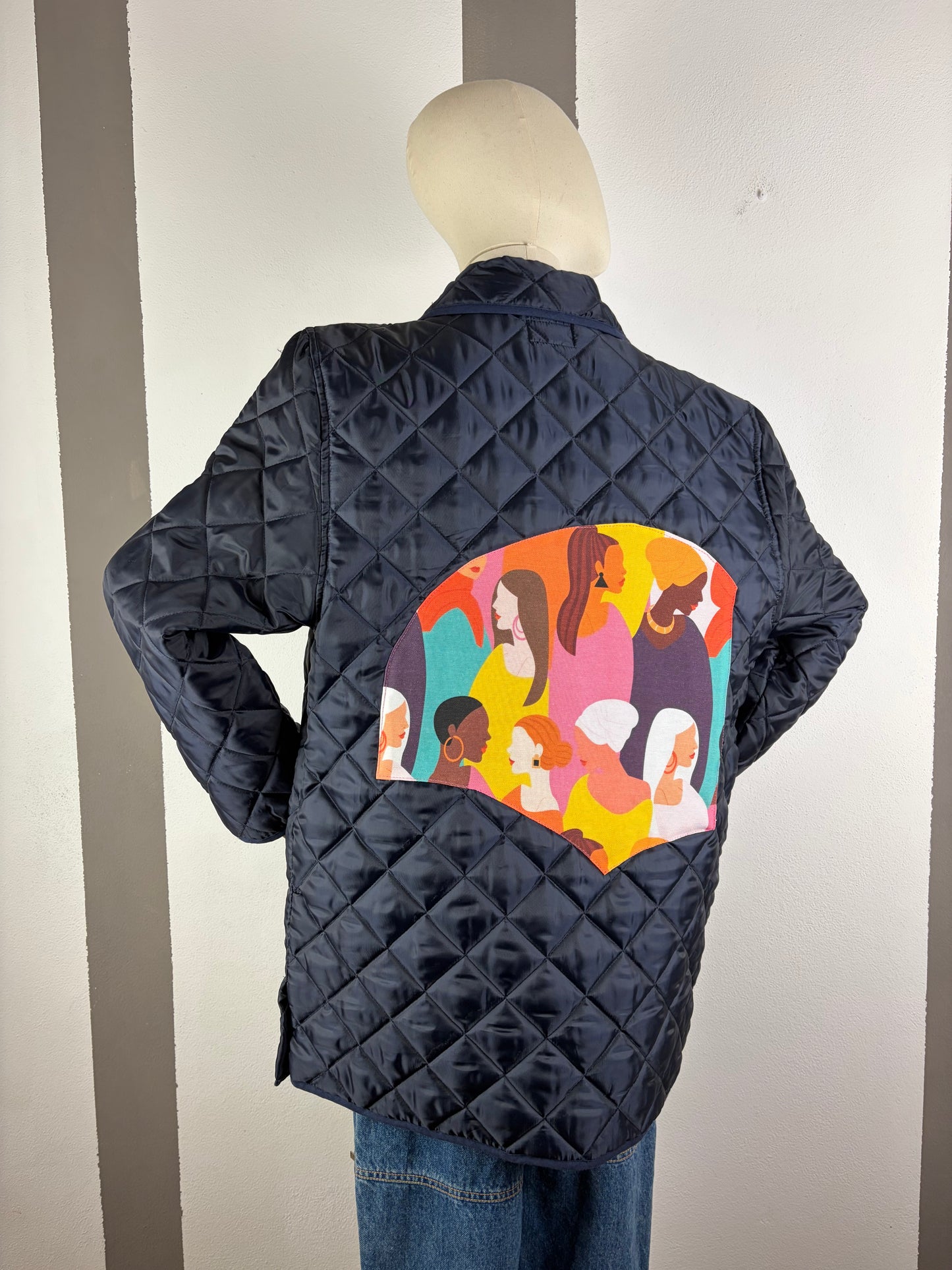 TRAPUNTINO COLL.MACEDONIA PATCH CON DONNE