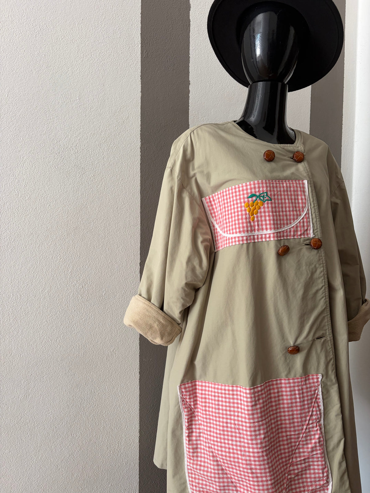Trench custom con patch a quadri