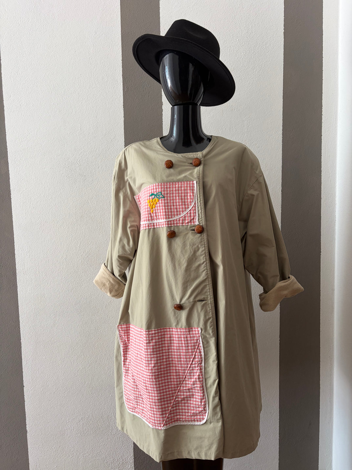 Trench custom con patch a quadri