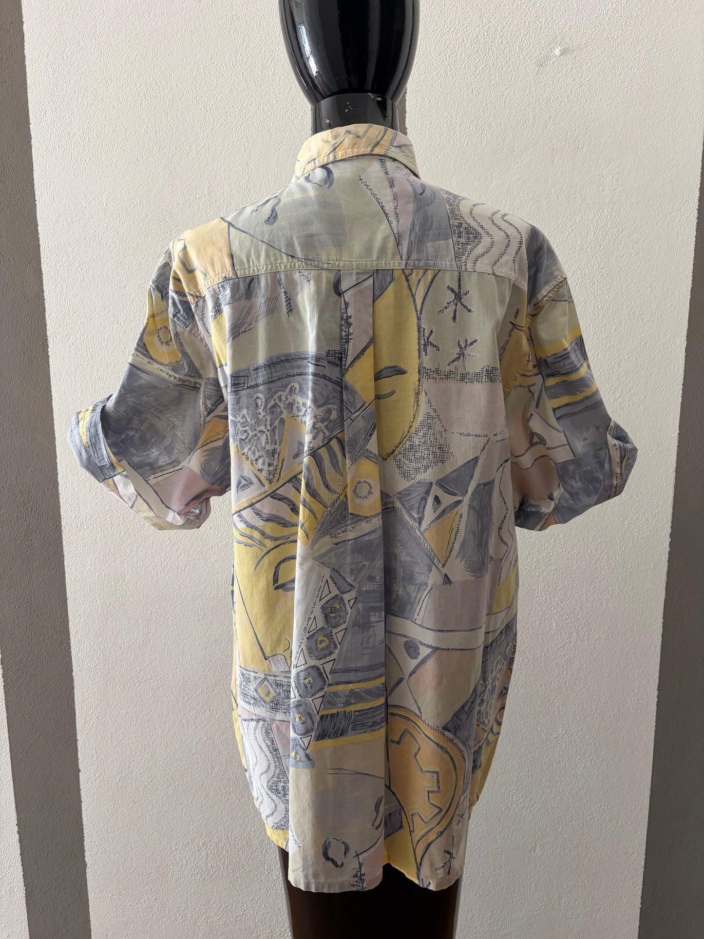 Camicia vintage astratta