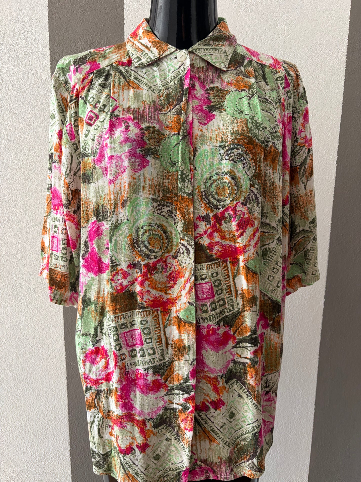 Camicia vintage astratta