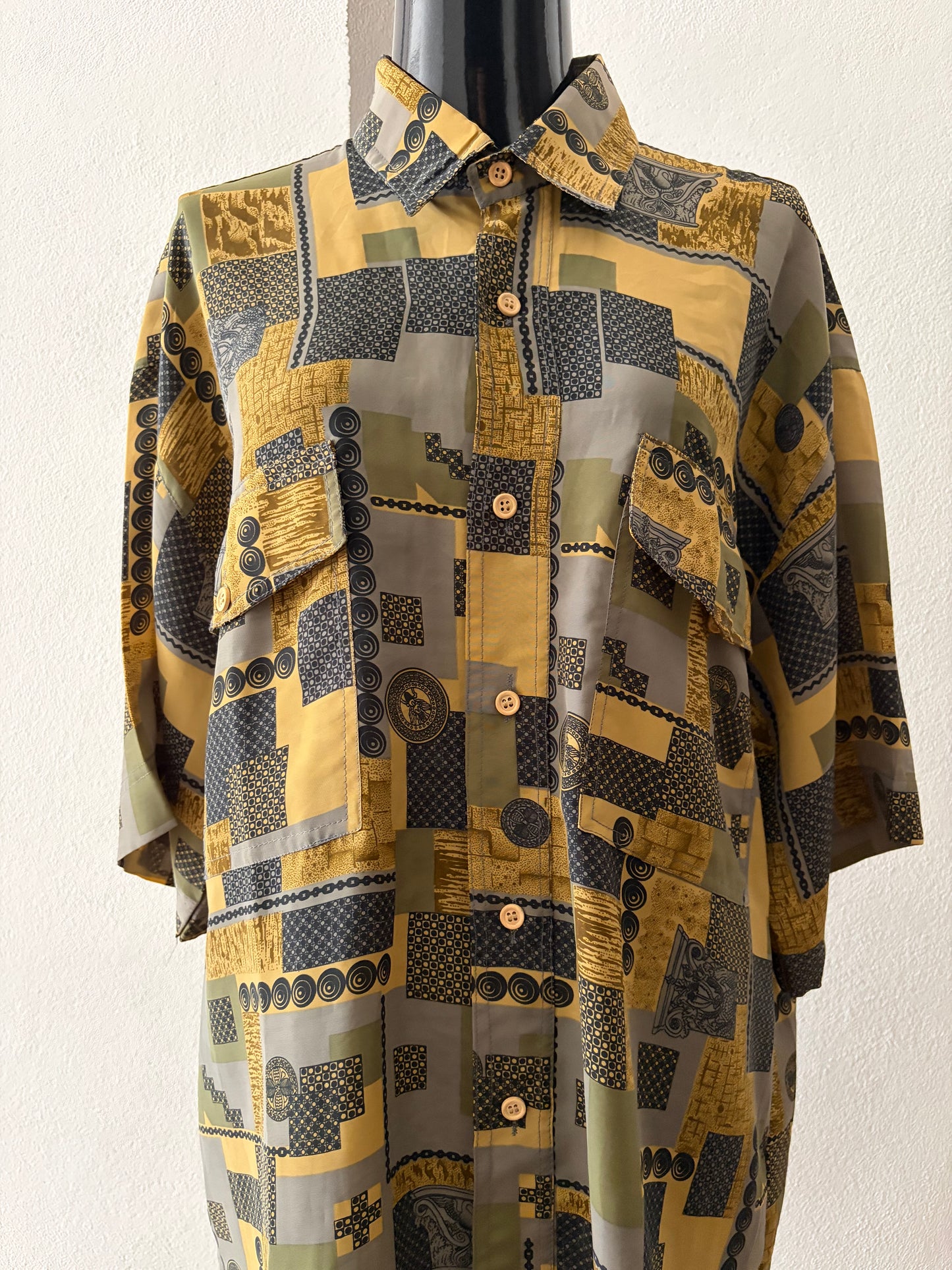 Camicia vintage astratta