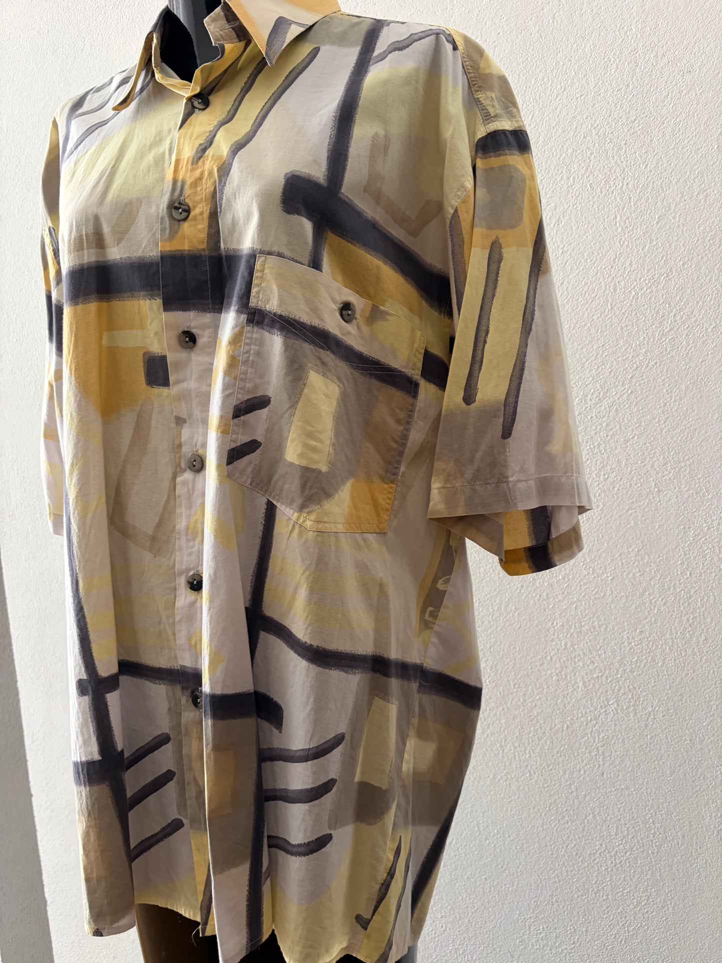 Camicia vintage astratta