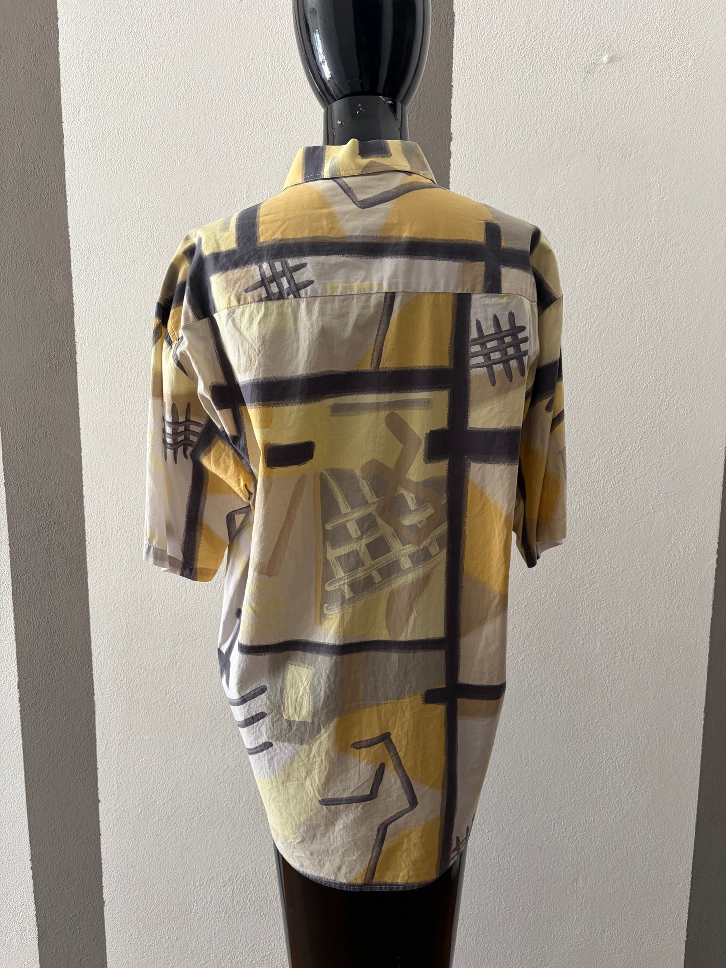 Camicia vintage astratta