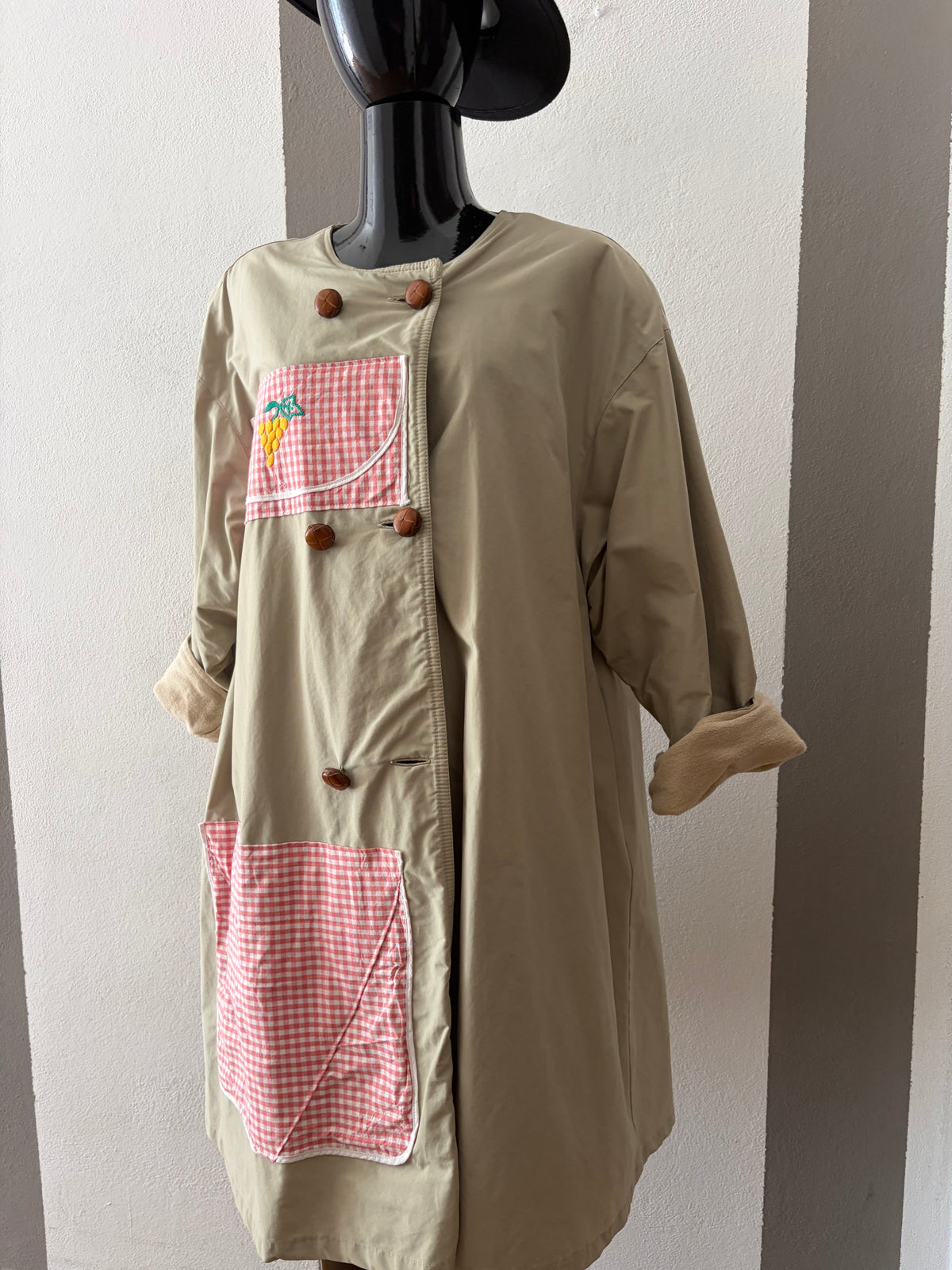 Trench custom con patch a quadri