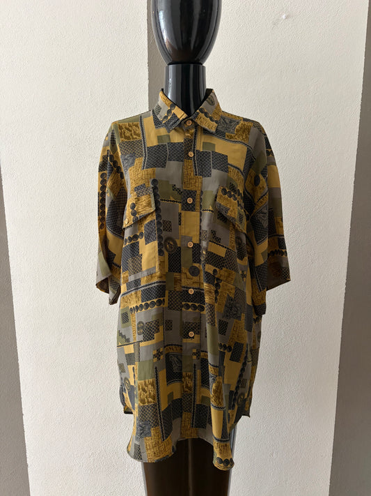 Camicia vintage astratta