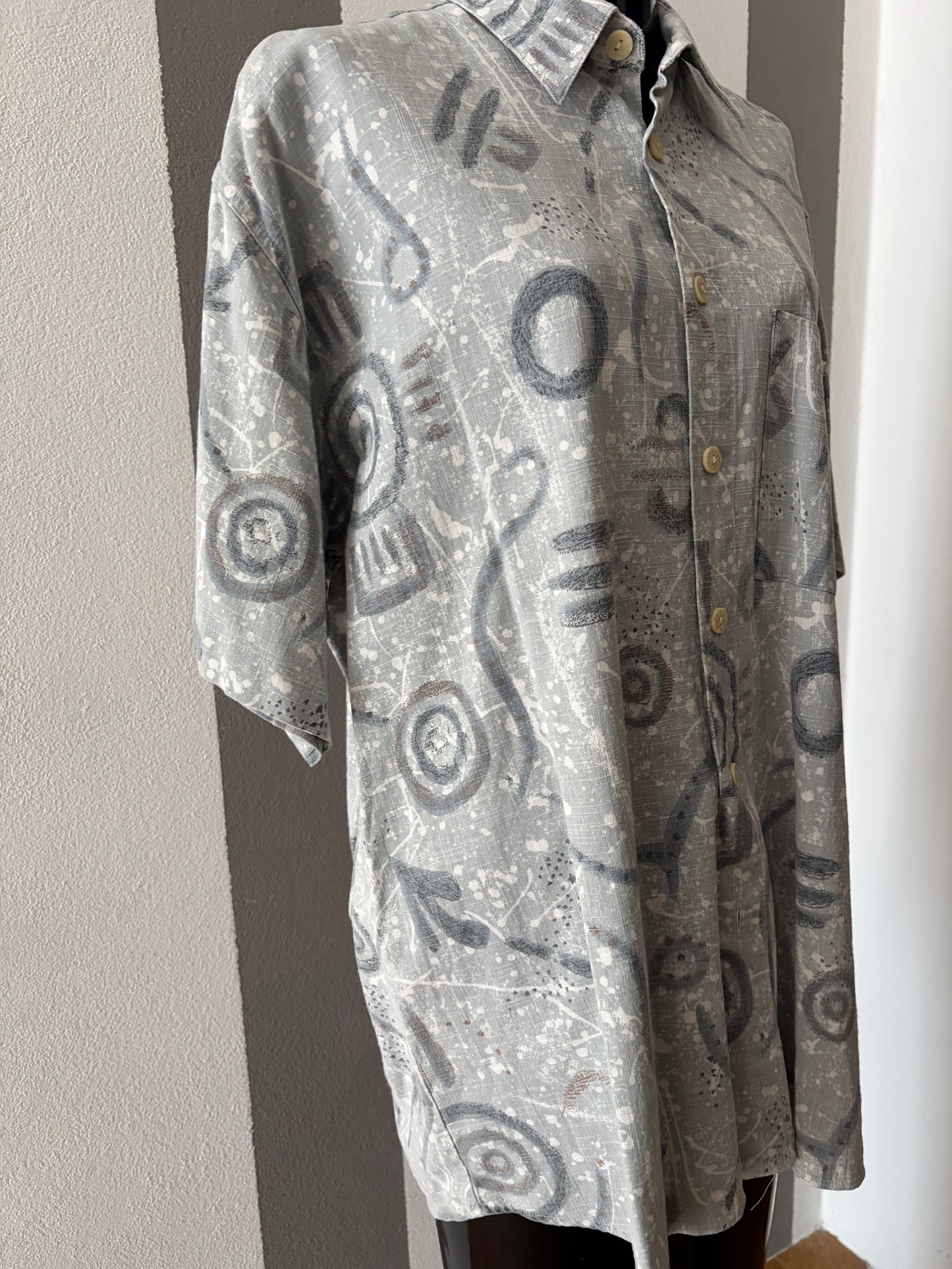 Camicia vintage astratta