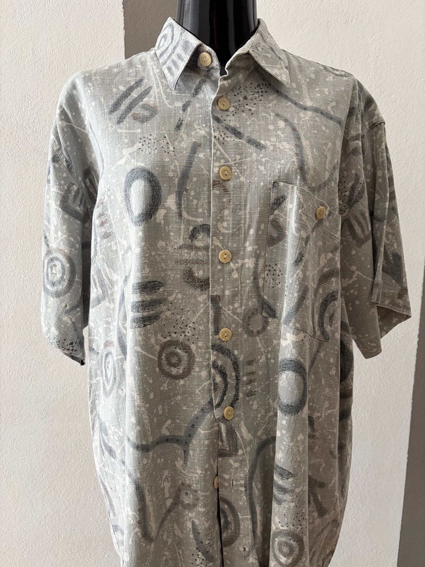 Camicia vintage astratta