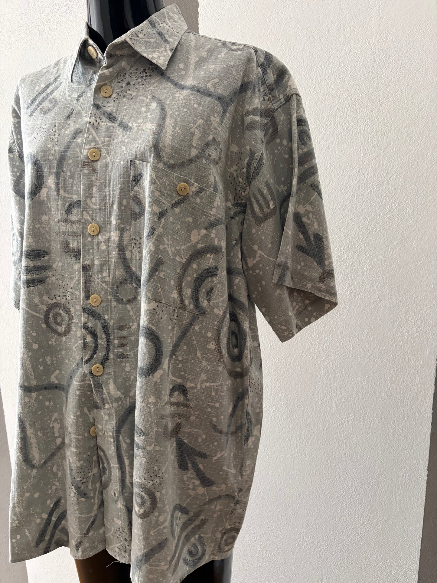 Camicia vintage astratta