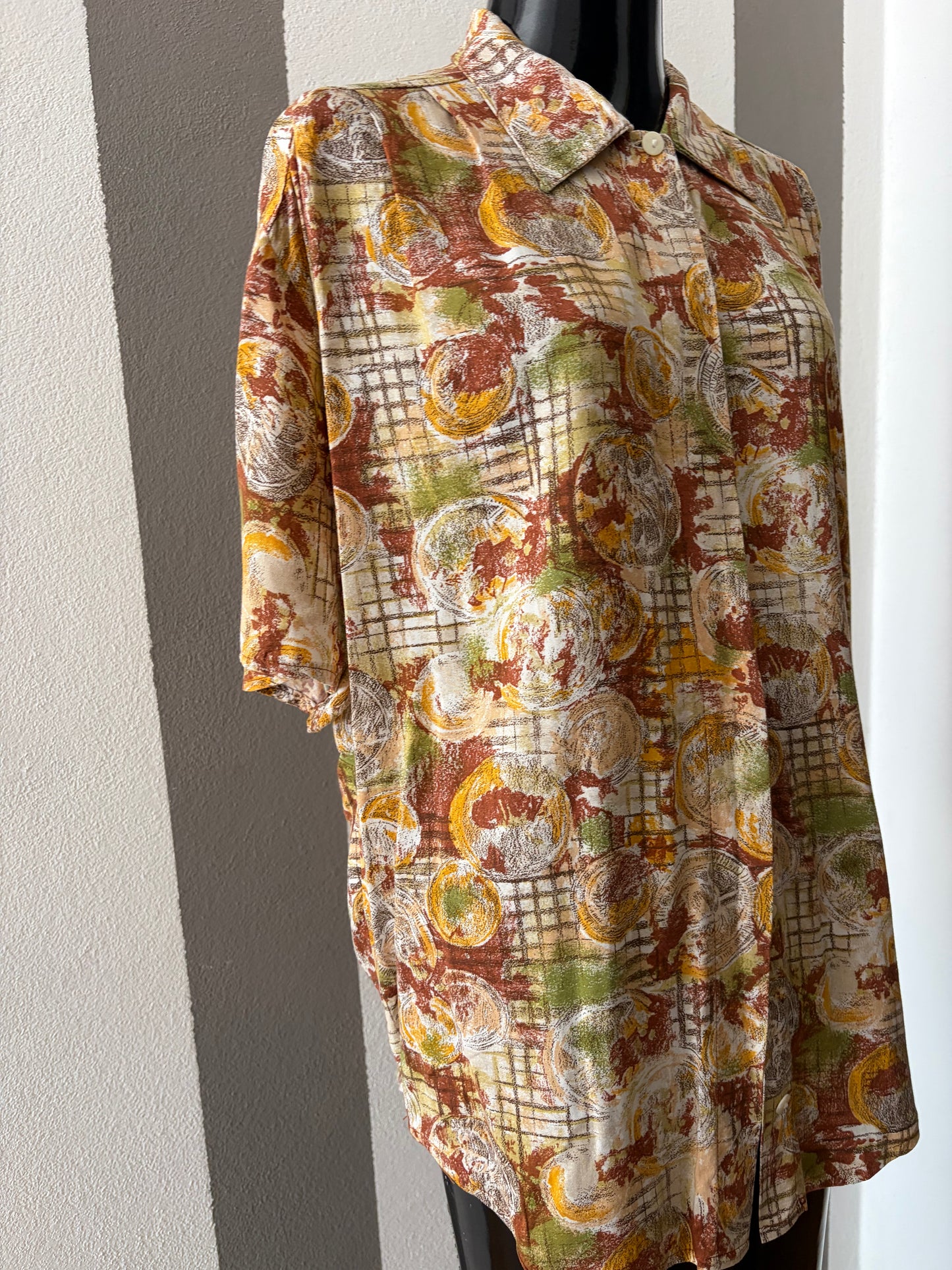 Camicia vintage astratta