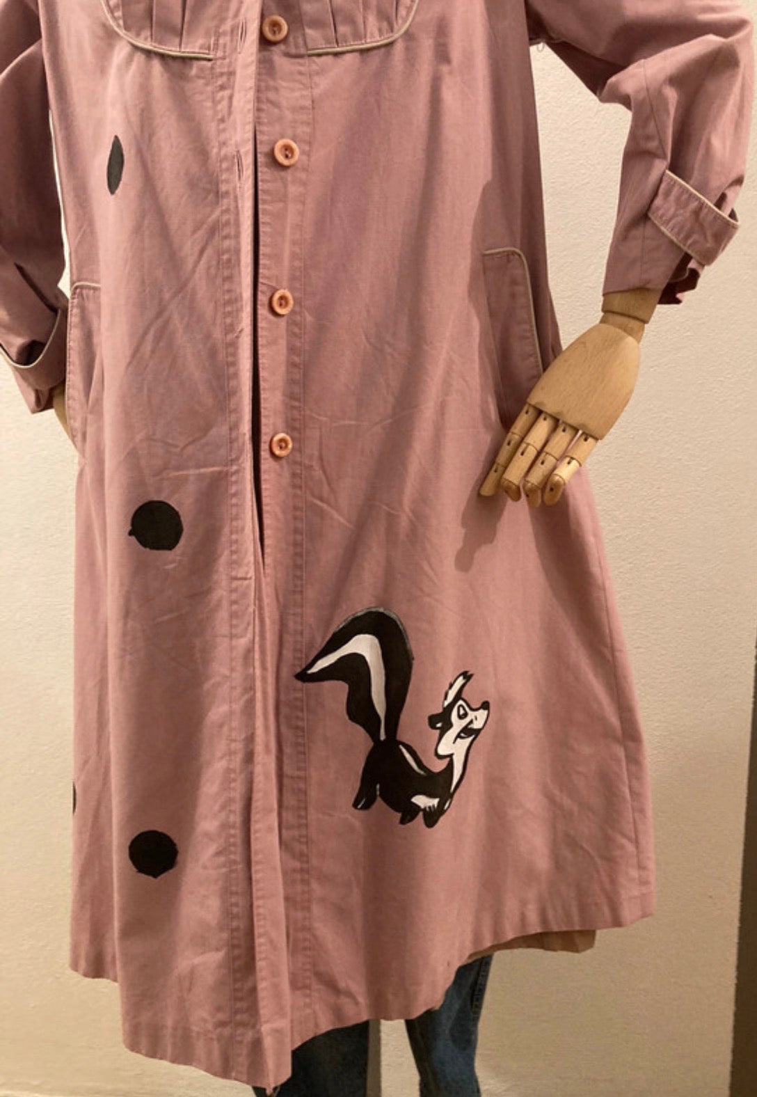 Trench custom Pepe le Pew