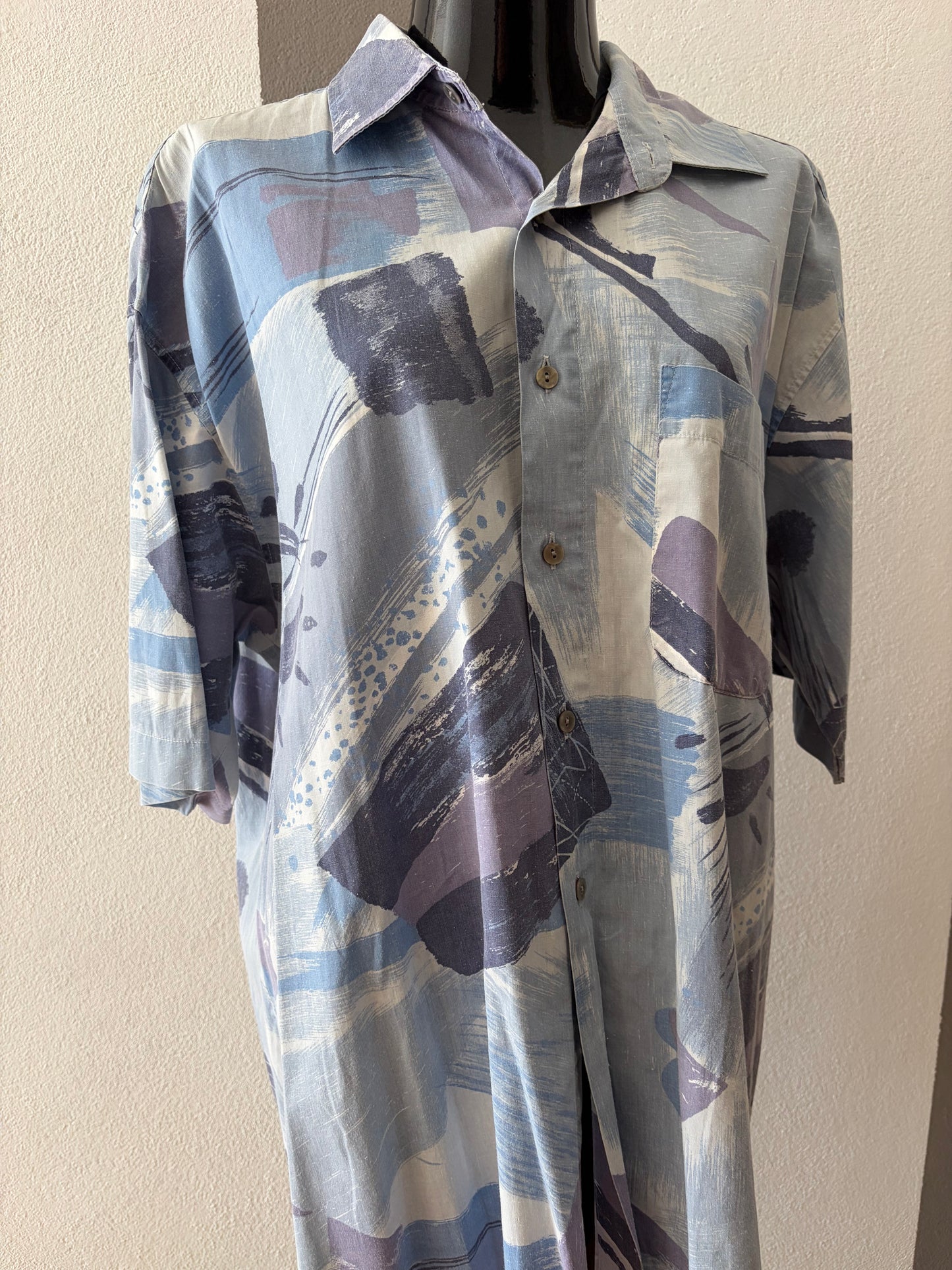 Camicia vintage astratta