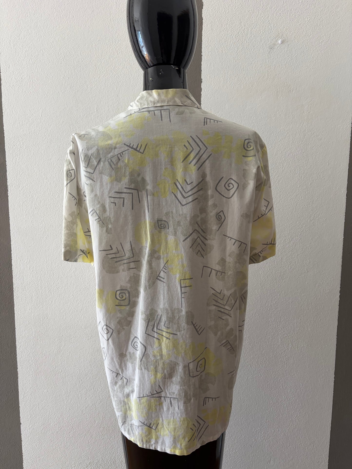 Camicia vintage astratta