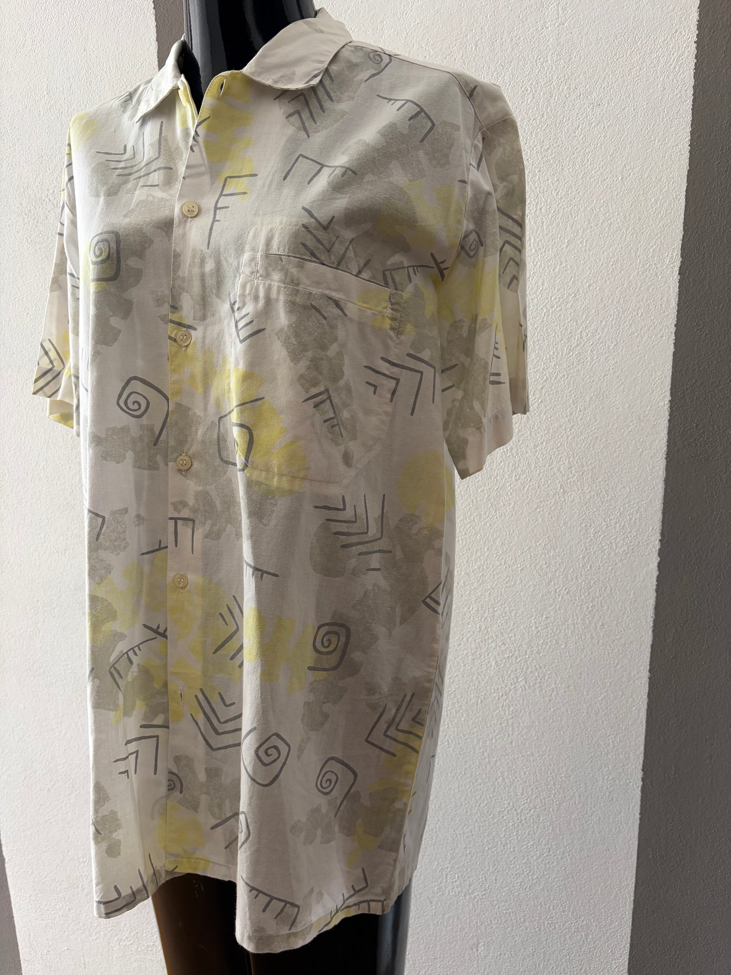Camicia vintage astratta