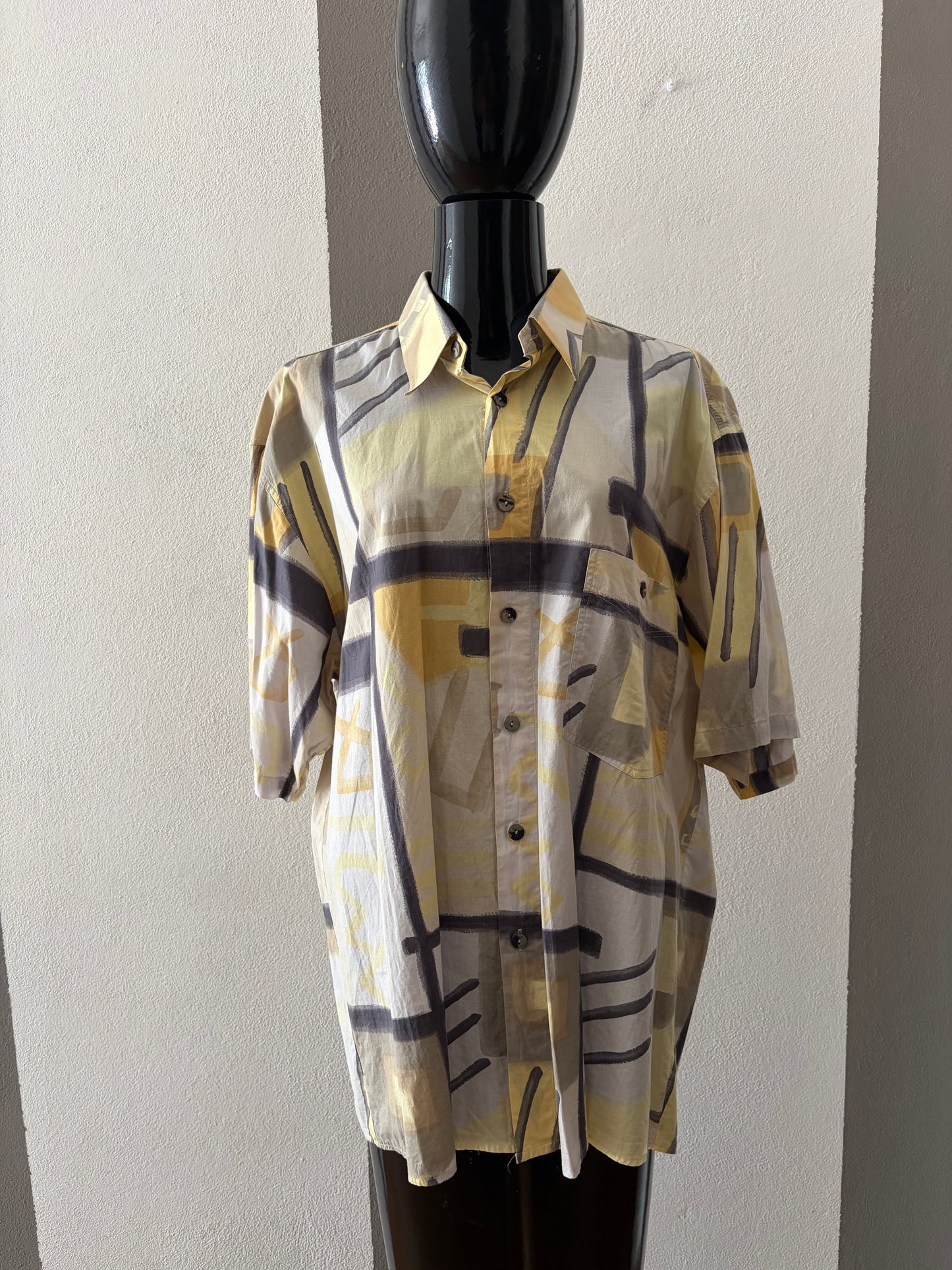 Camicia vintage astratta