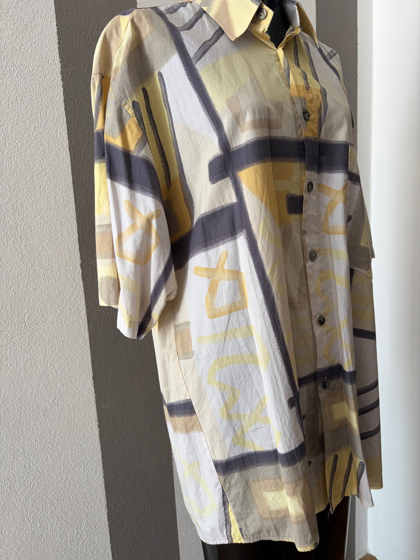 Camicia vintage astratta