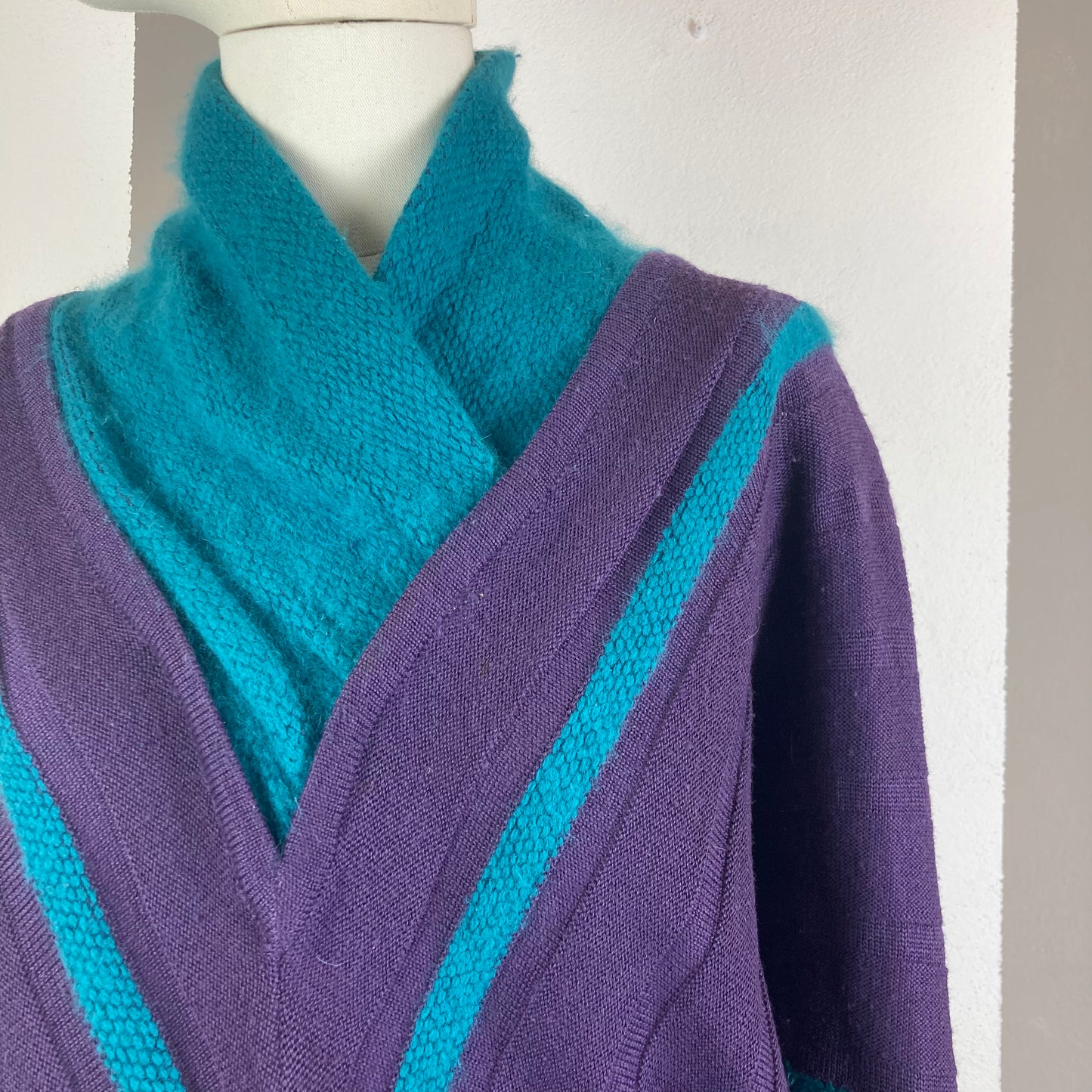 MAGLIONE '80 COLOR VIOLA/ AZZURRO