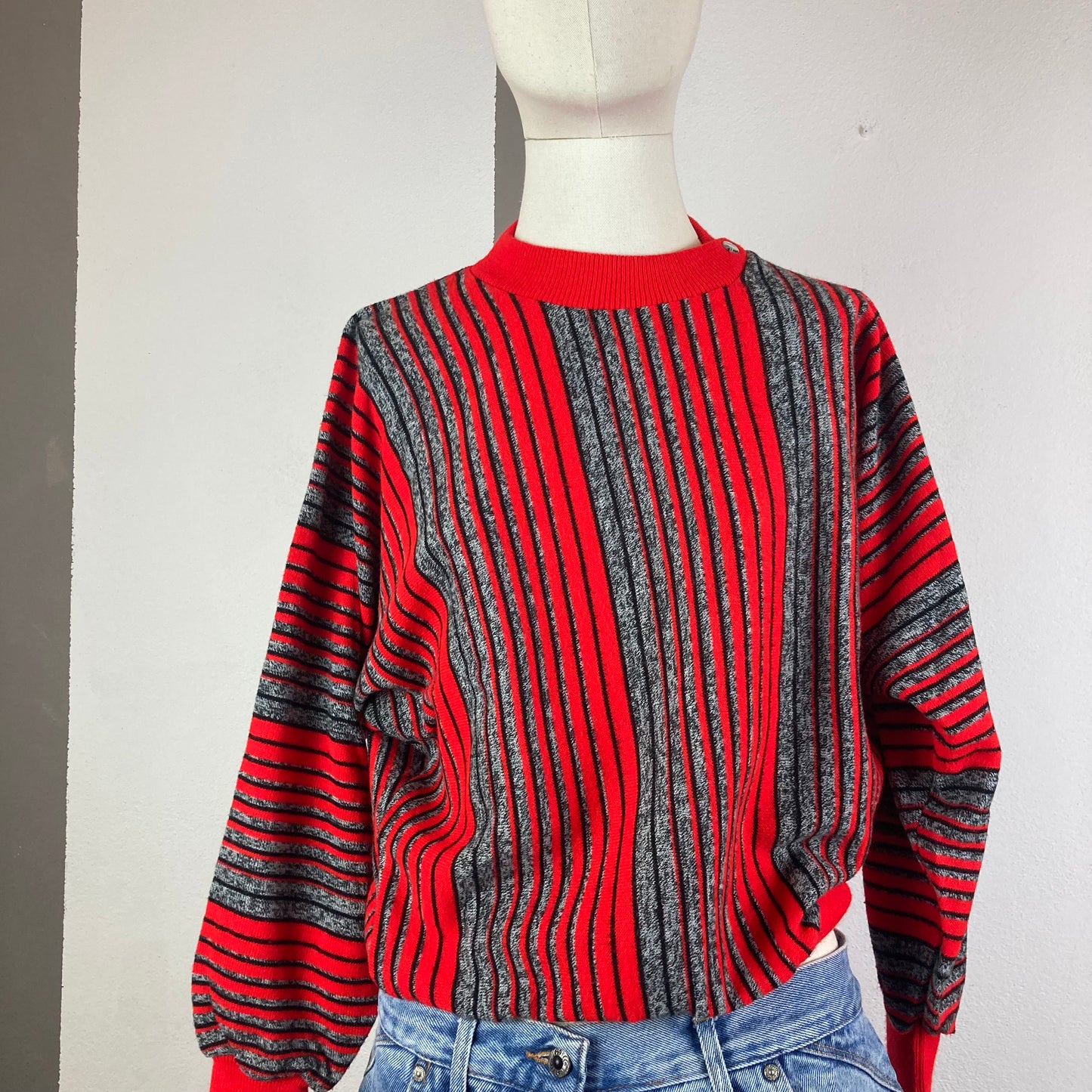 MAGLIONE VINTAGE A RIGHE ROSSO E GRIGIO