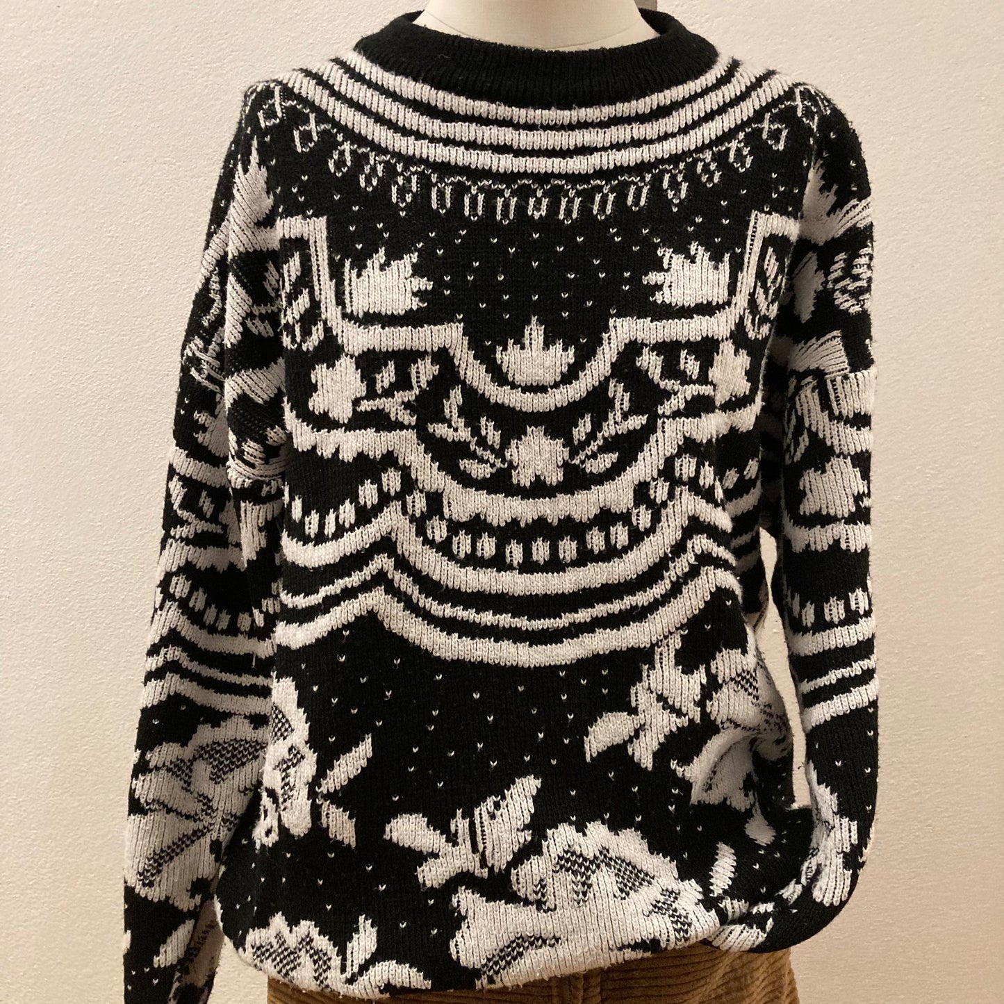 MAGLIONE VINTAGE  BIANCO / NERO A FANTASIA