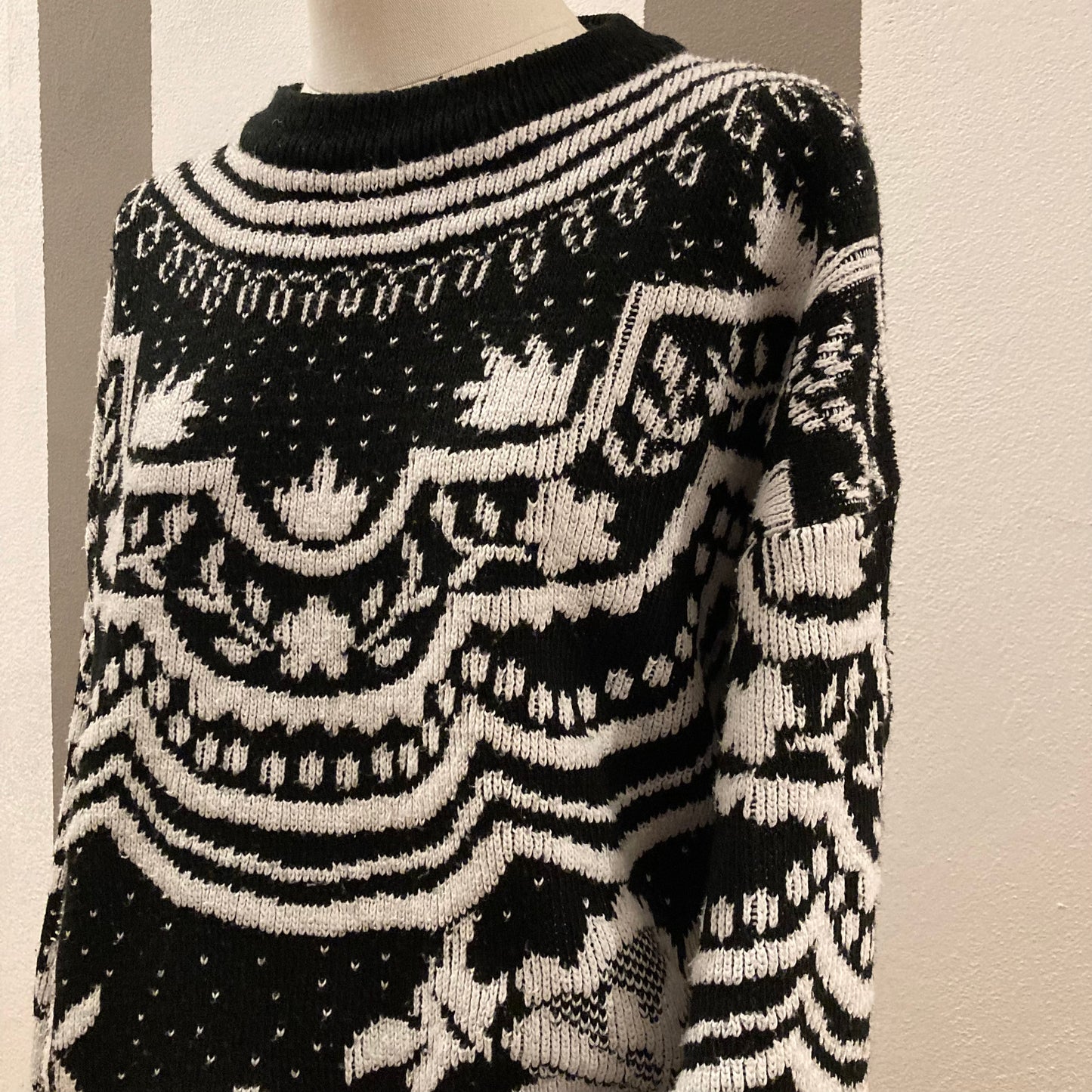 MAGLIONE VINTAGE  BIANCO / NERO A FANTASIA